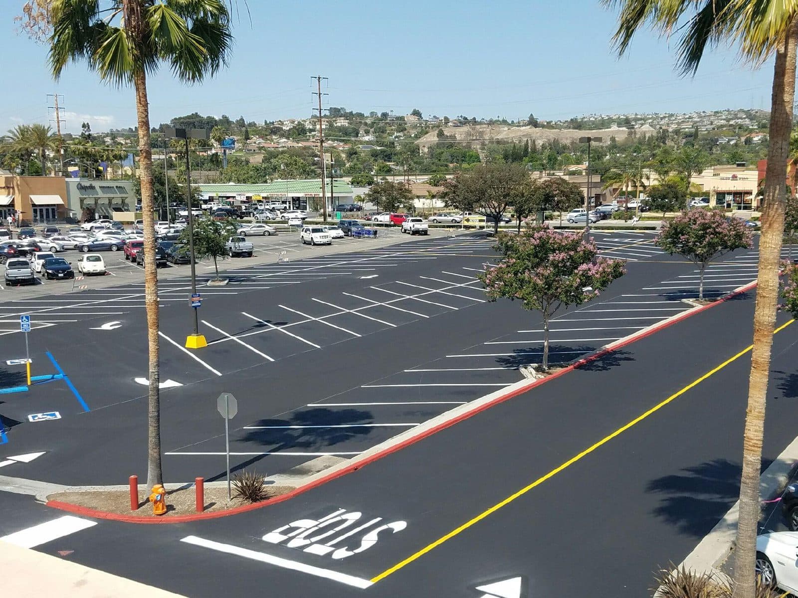 Shopping-center layout with STOP legend & stalls